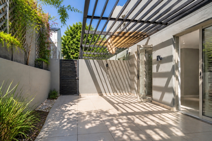 To Let 2 Bedroom Property for Rent in Vredehoek Western Cape